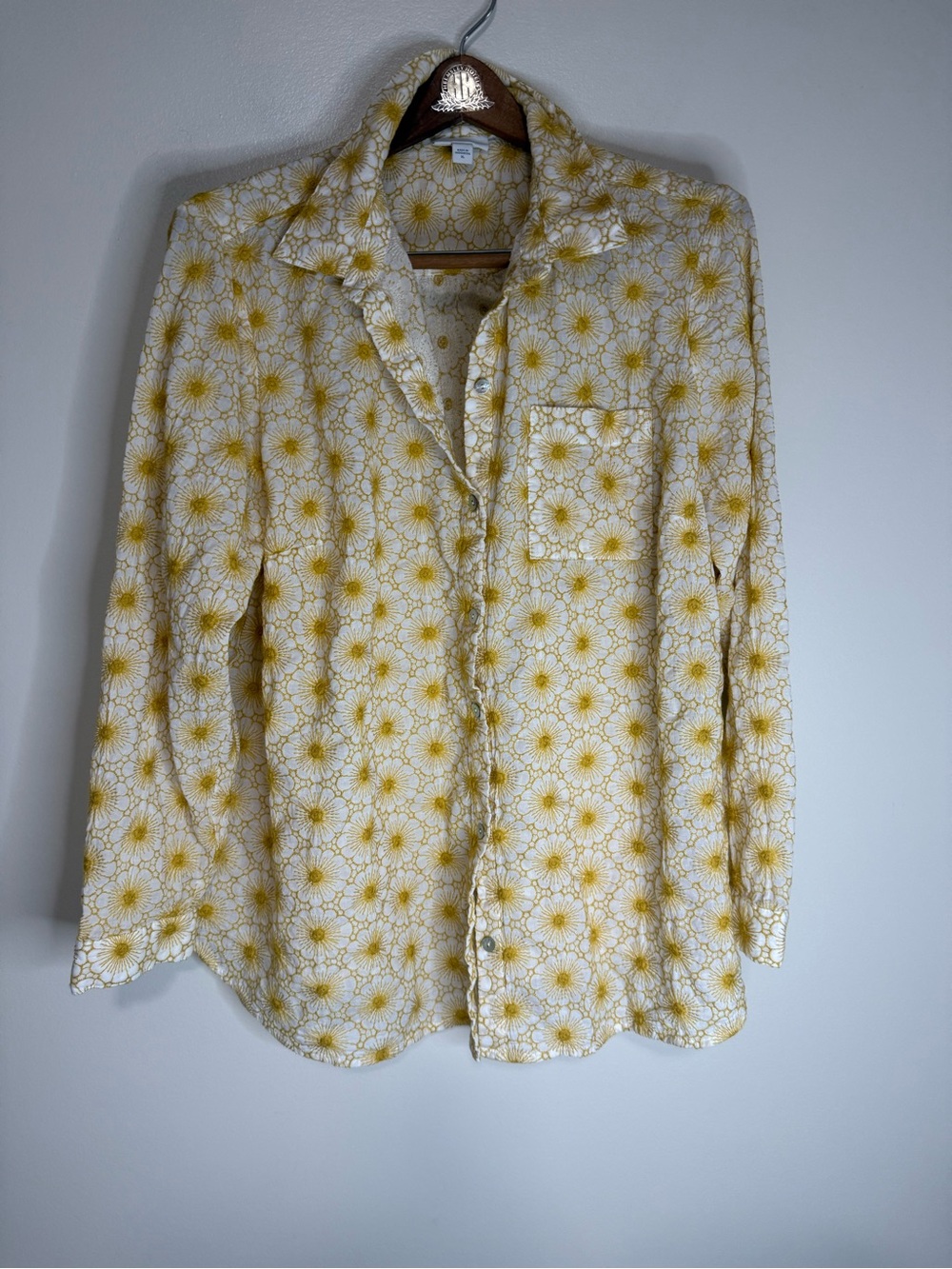 J.Jill embroidered Women’s Cream Button-Down Shirt Yellow Daisy Print size XL